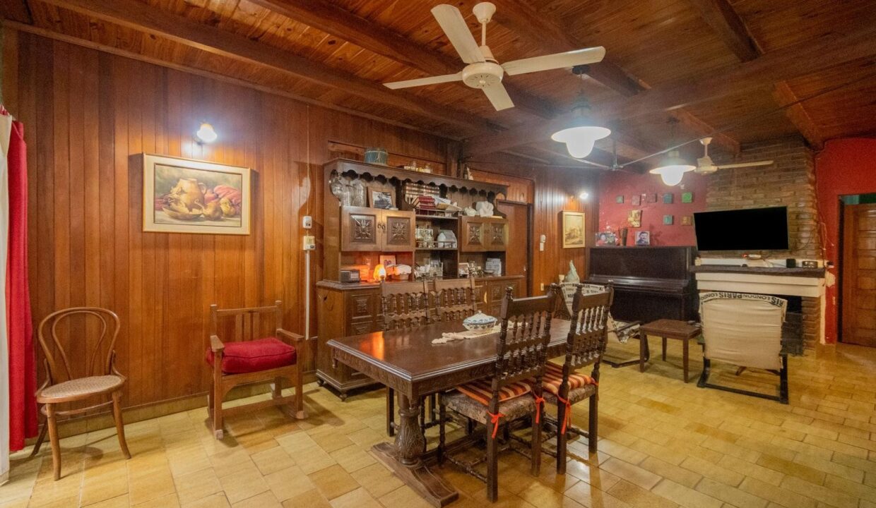 6920157_37930265534516122478404283157878243774403903774443049398562382396151655118247