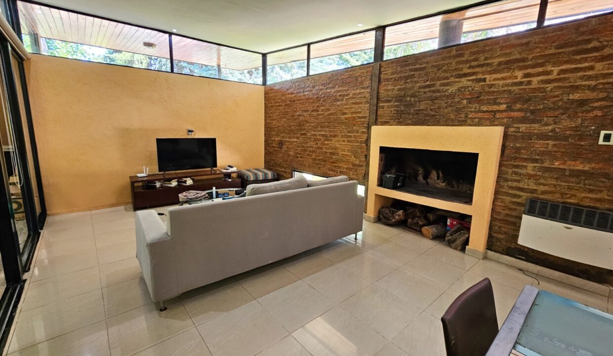 WhatsApp Image 2025-03-11 at 11.24.03