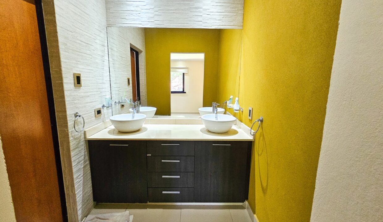 WhatsApp Image 2025-03-11 at 11.24.05 (4)