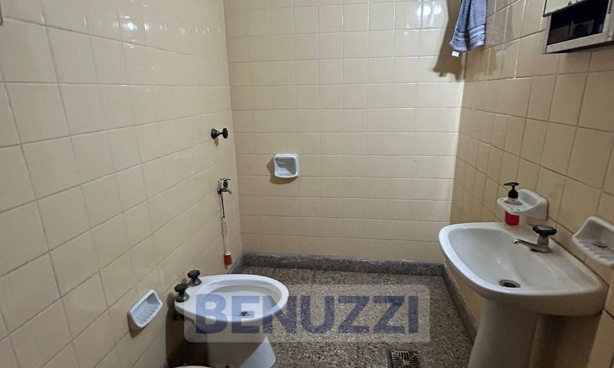 WhatsApp Image 2025-10-13 at 09.42.34