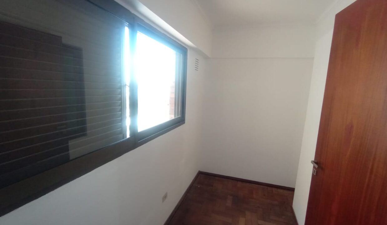 WhatsApp Image 2025-10-21 at 12.37.07 (2)