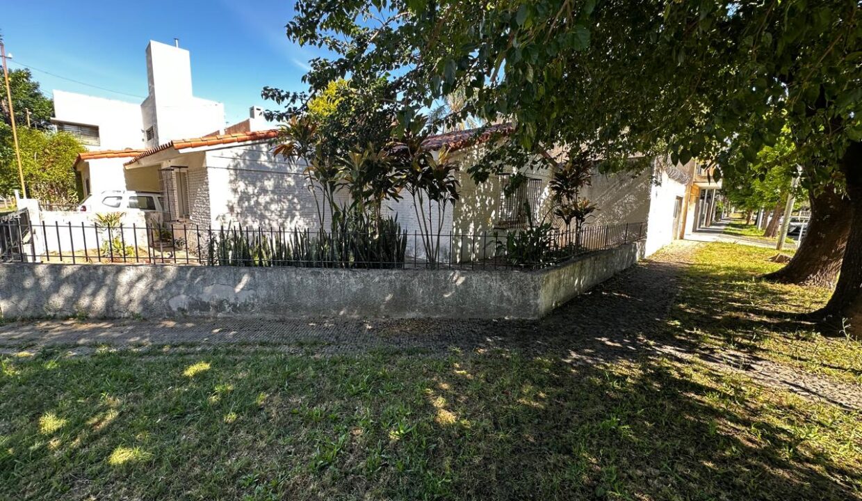 WhatsApp Image 2025-10-22 at 12.55.36 (1)