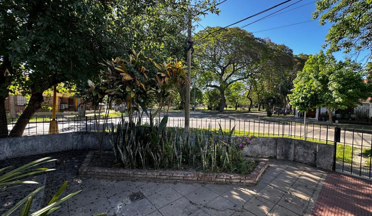 WhatsApp Image 2025-10-22 at 12.55.37 (14)