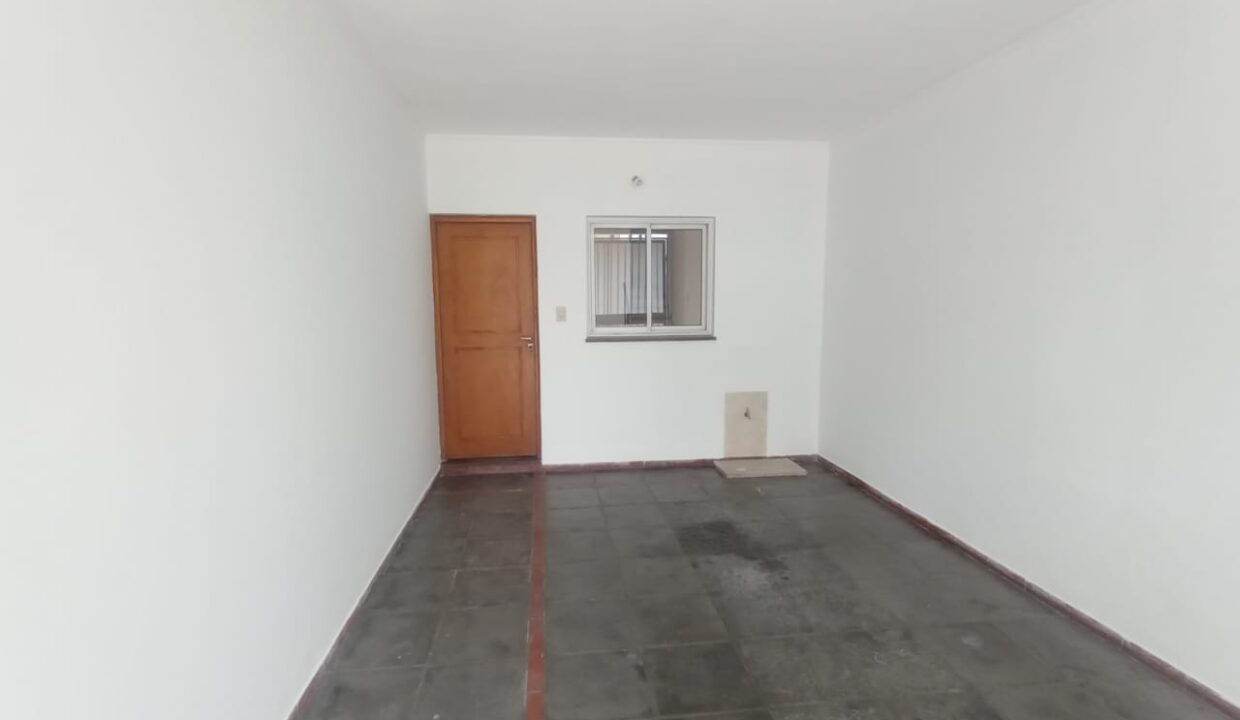 WhatsApp Image 2025-10-22 at 13.57.38 (1)