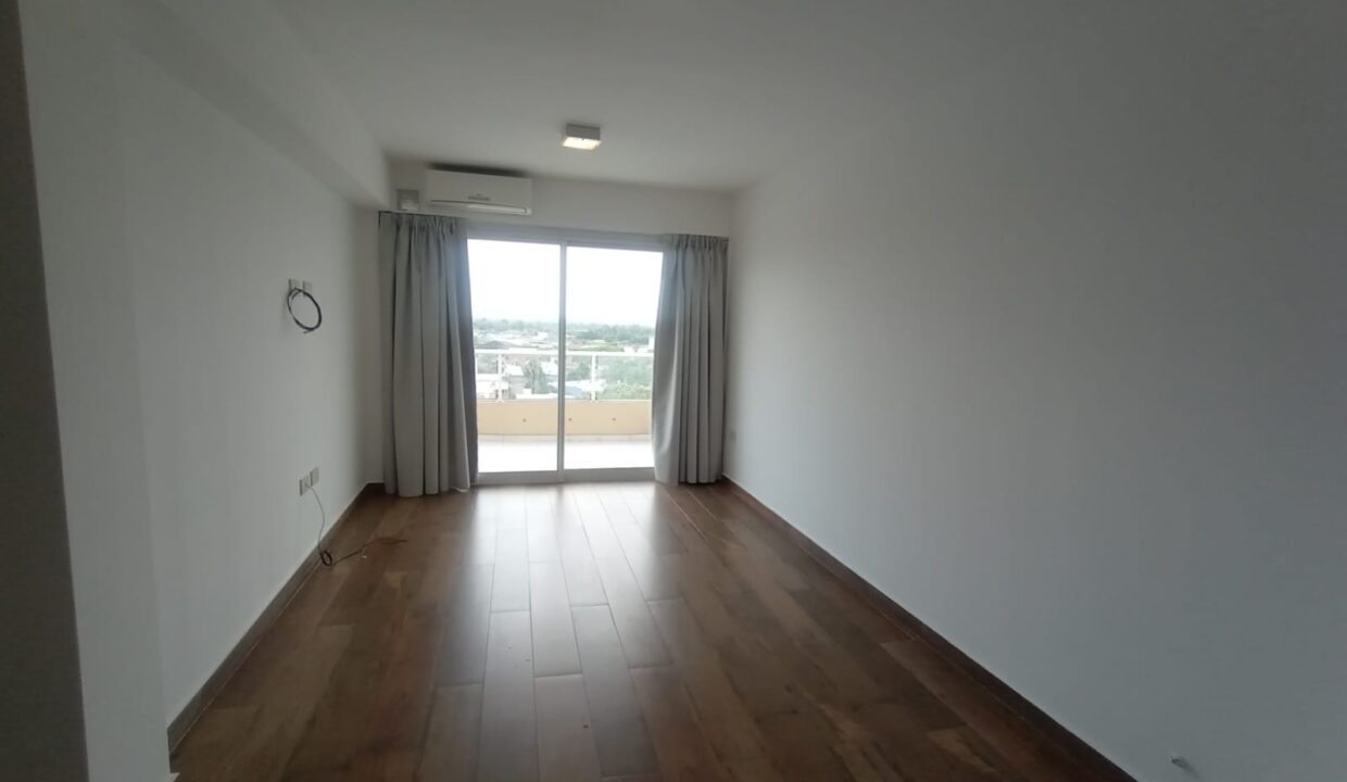 WhatsApp Image 2025-10-27 at 09.06.02