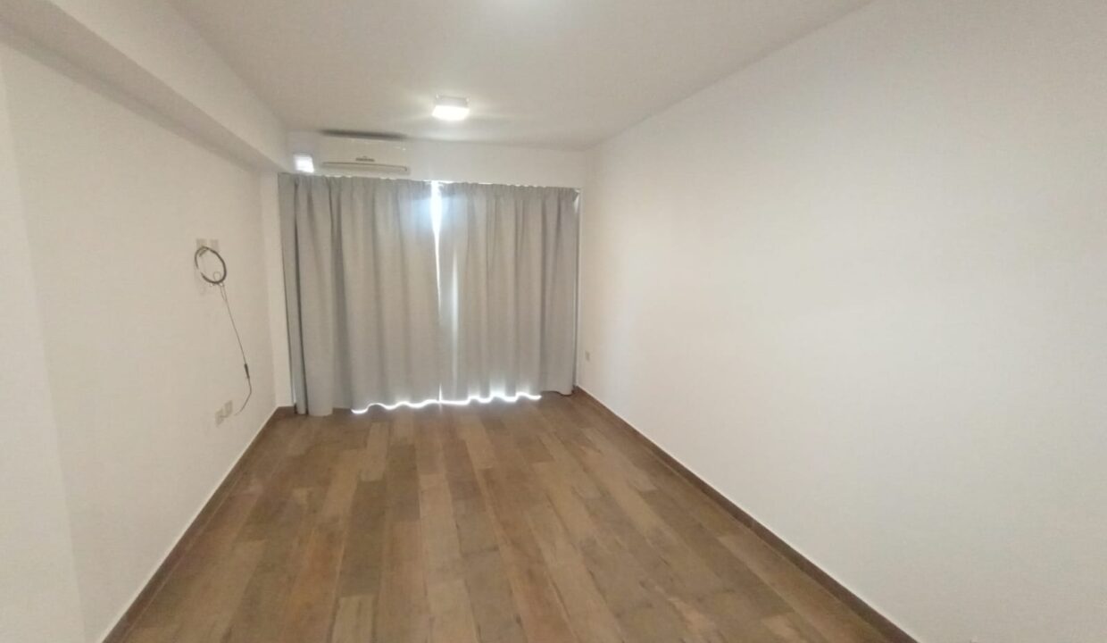 WhatsApp Image 2025-10-27 at 09.06.02 (2)