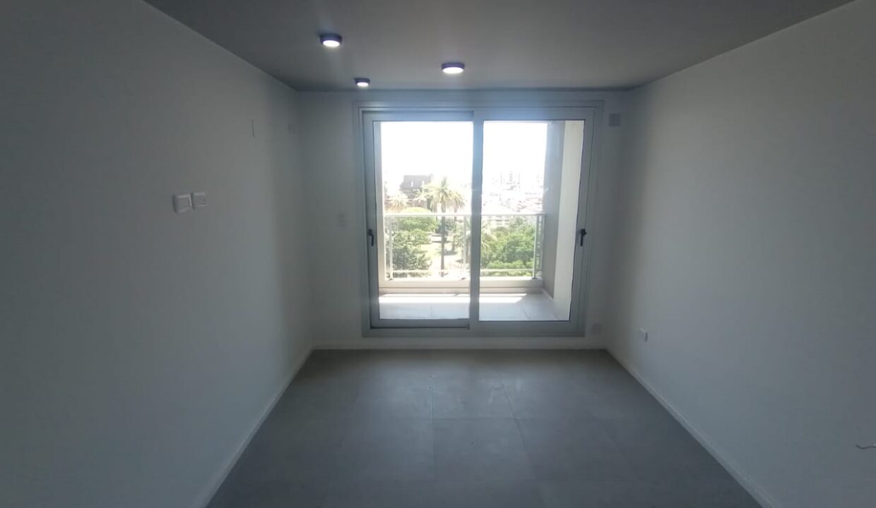 WhatsApp Image 2025-11-20 at 08.30.22