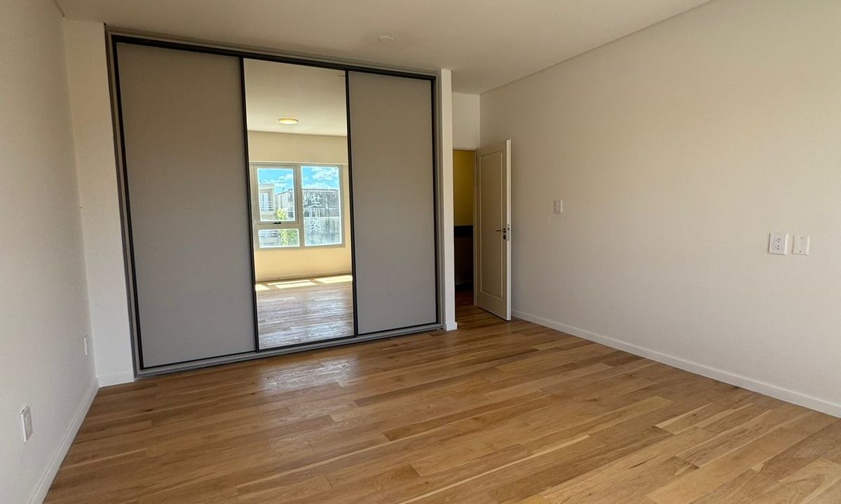 WhatsApp Image 2025-11-28 at 11.01.56 (4)