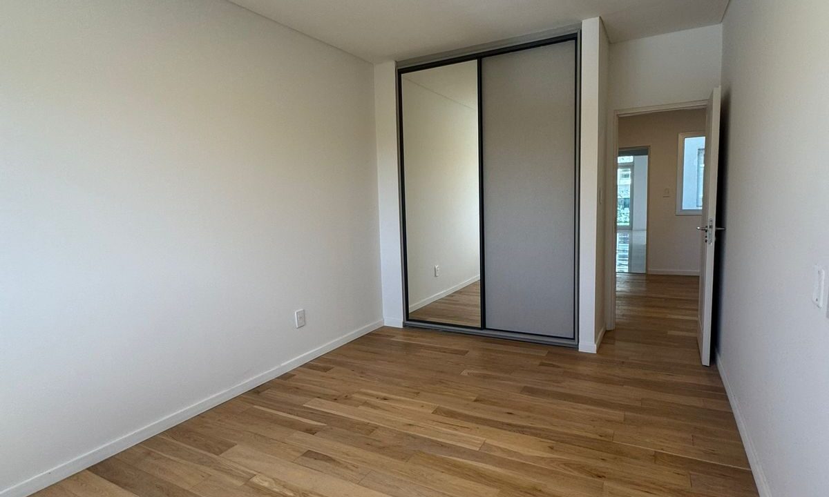 WhatsApp Image 2025-11-28 at 11.01.57 (2)