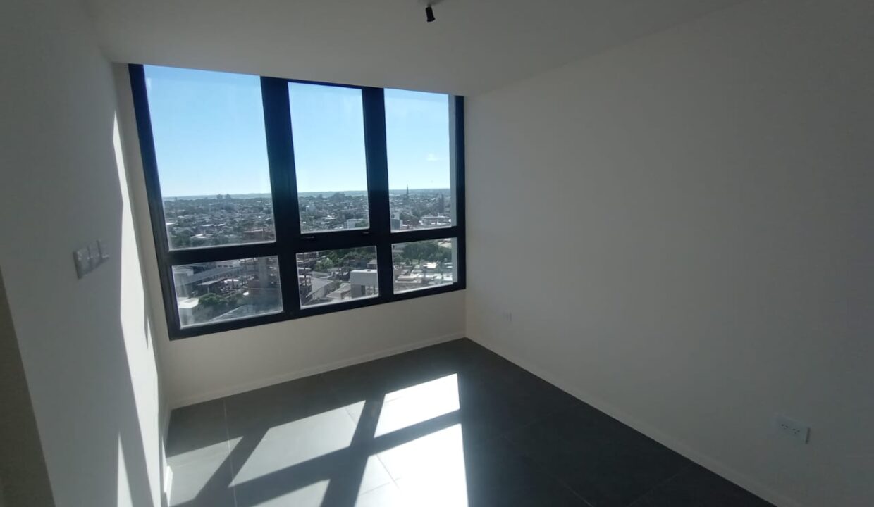 WhatsApp Image 2025-12-02 at 09.22.01 (1)