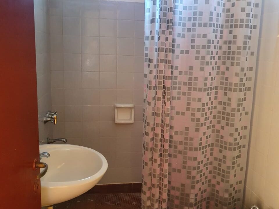 38527